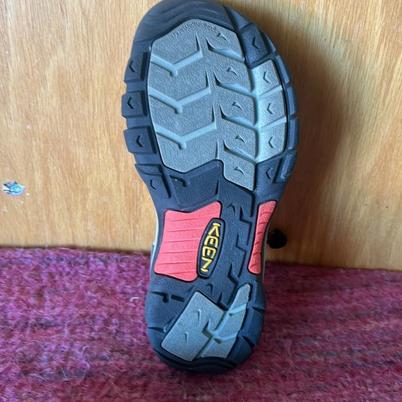 Keen shoes great condition - Picture 3 of 8
